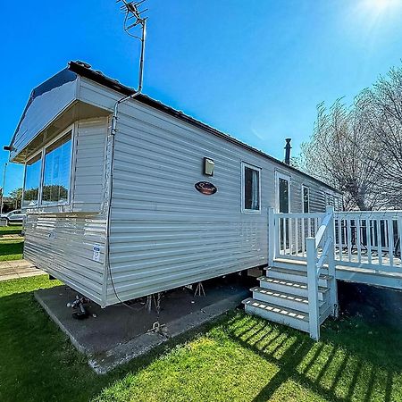 Great 6 Berth Caravan With Decking At Manor Park In Hunstanton Ref 23017B 外观 照片