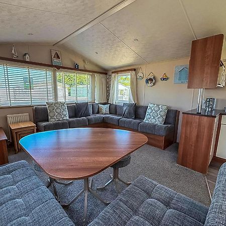 Great 6 Berth Caravan With Decking At Manor Park In Hunstanton Ref 23017B 外观 照片