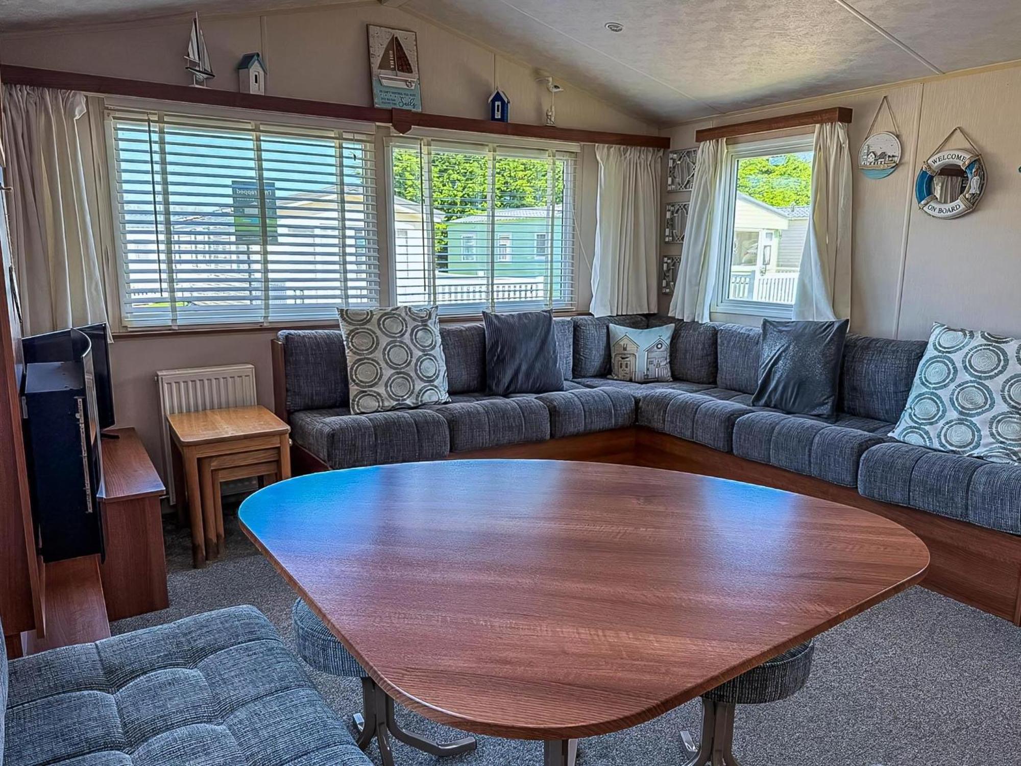Great 6 Berth Caravan With Decking At Manor Park In Hunstanton Ref 23017B 外观 照片